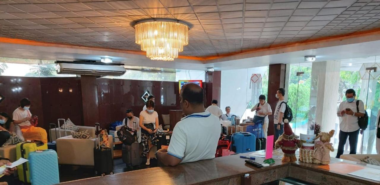 Good Wood Airport Hotel คาตุนายากา ภายนอก รูปภาพ