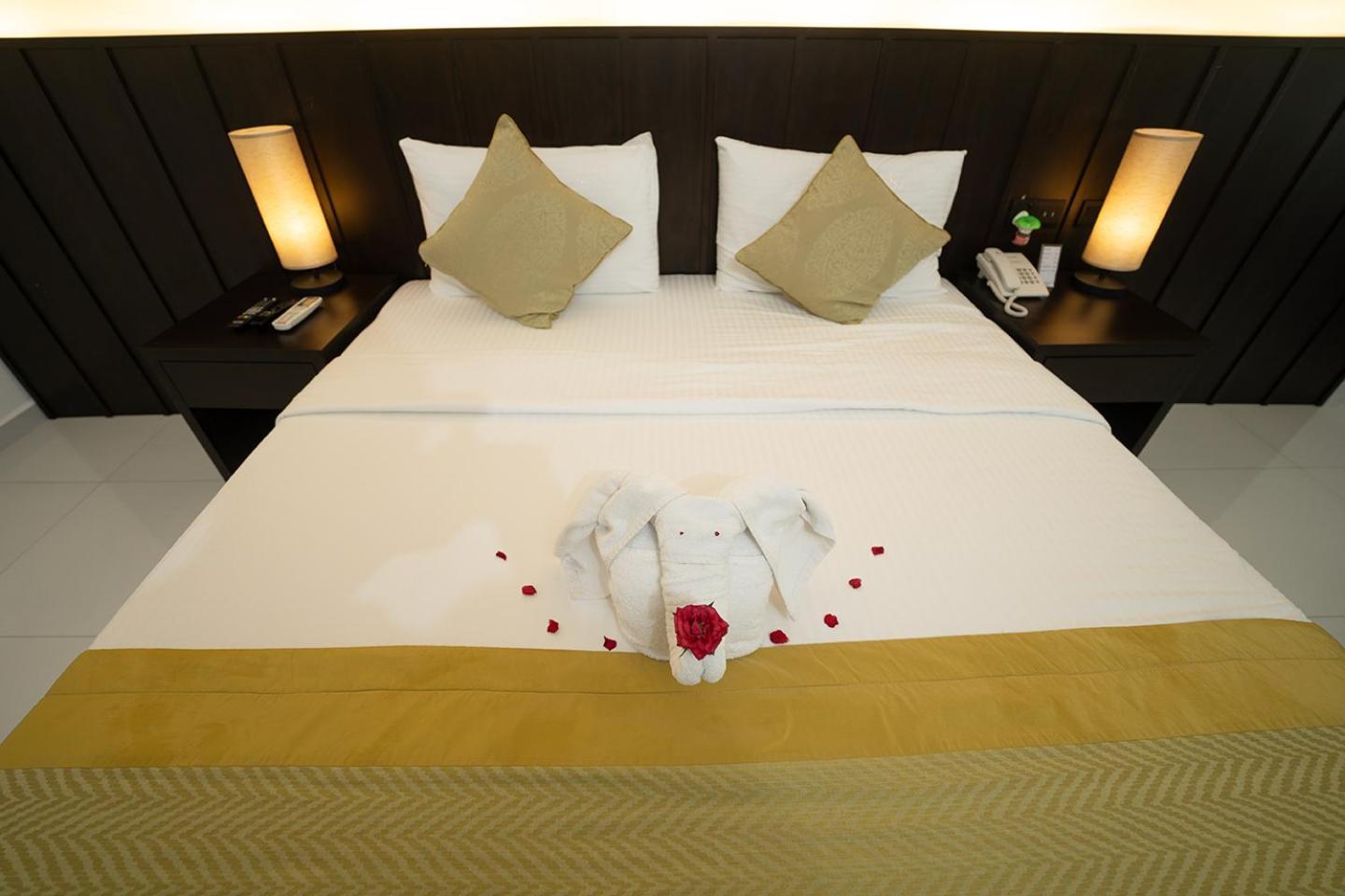 Good Wood Airport Hotel คาตุนายากา ภายนอก รูปภาพ